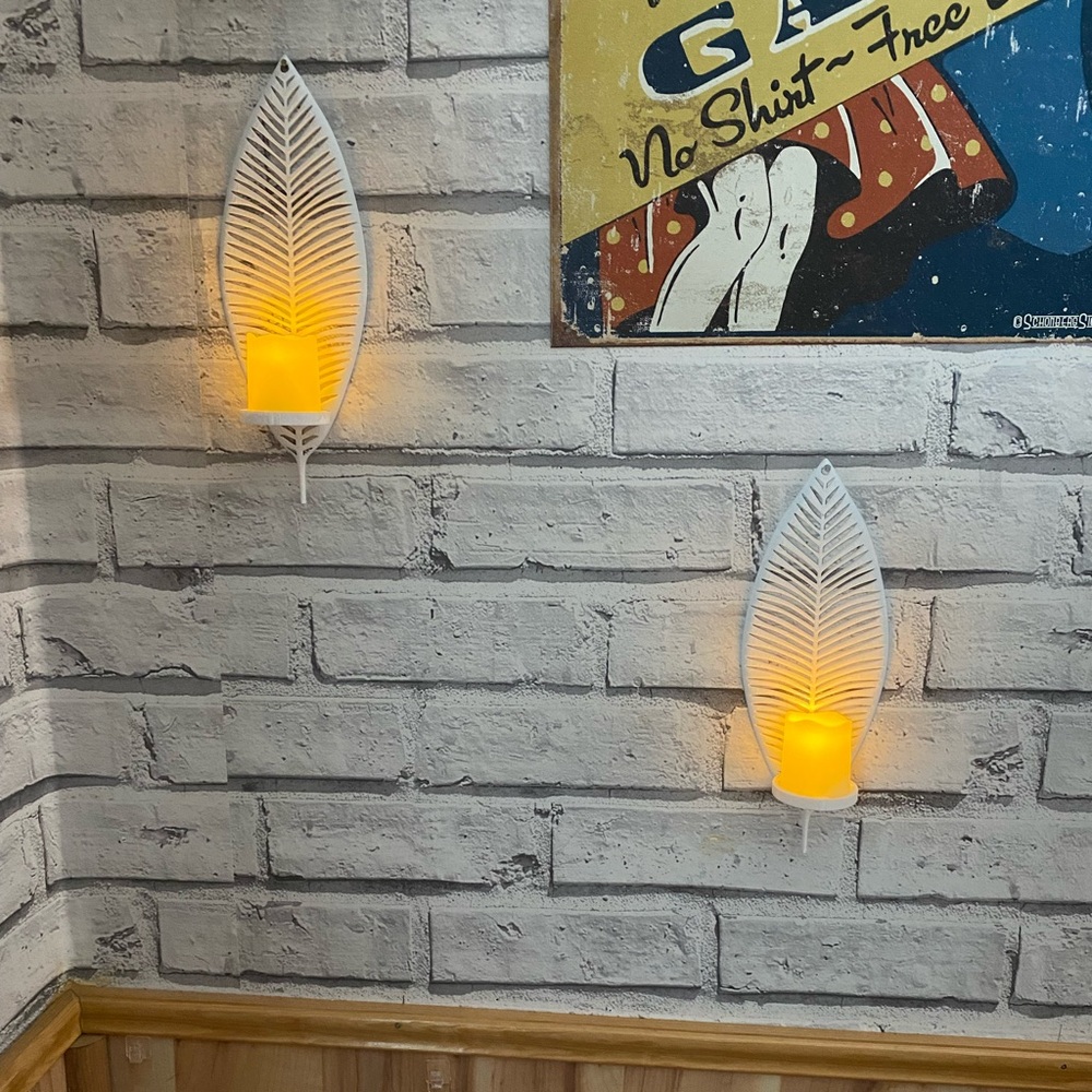 Tea light candle holder